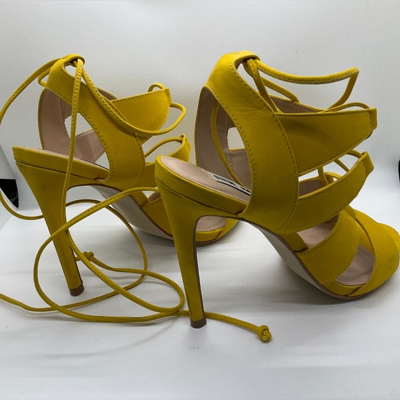 Steve Madden "Sandalia" Yellow lace up sandal Size 8 womens - Picture 4 of 4
